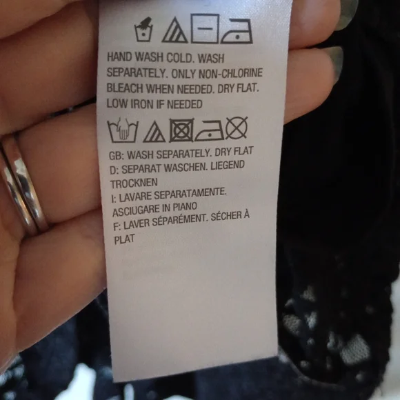 Susan Graver Black Lace Sleeveless Top Size Small - Picture 15 of 16